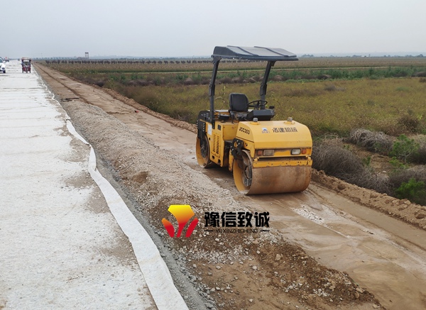 公路邊溝場地平整